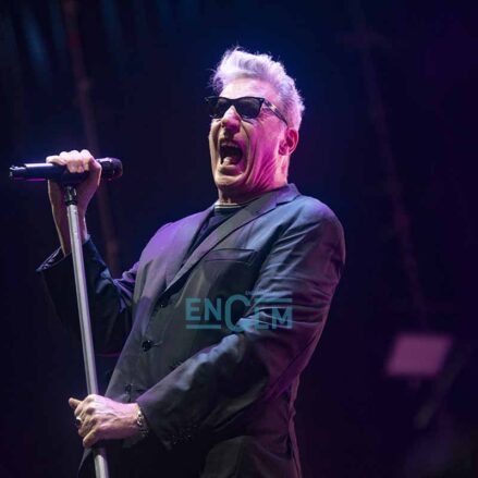 Fotos | Loquillo siempre será el dandi del rock urbano, así fue su abnegado concierto en Toledo — imagen 43