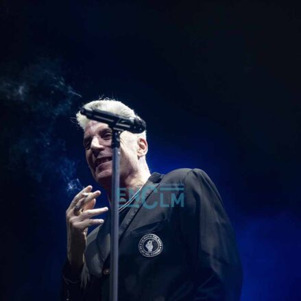Fotos | Loquillo siempre será el dandi del rock urbano, así fue su abnegado concierto en Toledo — imagen 48