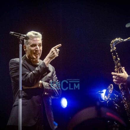 Fotos | Loquillo siempre será el dandi del rock urbano, así fue su abnegado concierto en Toledo — imagen 51