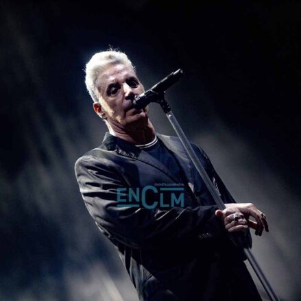 Fotos | Loquillo siempre será el dandi del rock urbano, así fue su abnegado concierto en Toledo — imagen 44