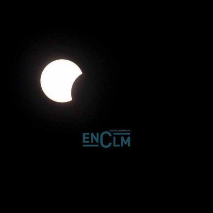 Fotos |  El eclipse que paralizó a Cuenca: el anochecer histórico que quedará marcado en miles de retinas — imagen 4