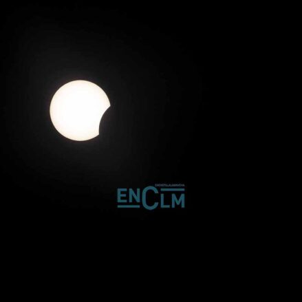 Fotos |  El eclipse que paralizó a Cuenca: el anochecer histórico que quedará marcado en miles de retinas — imagen 2