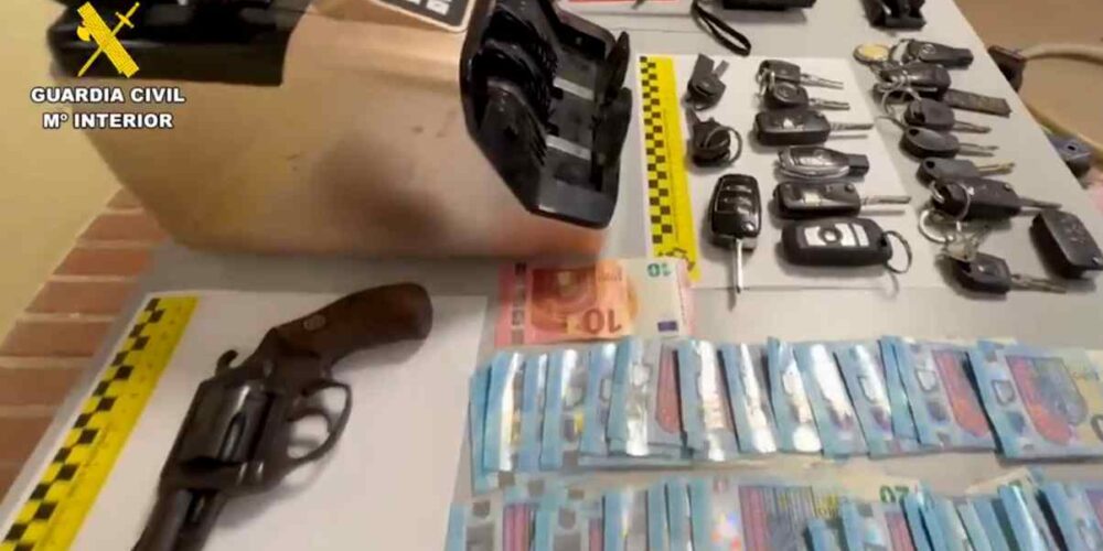 Efectos recuperados por la Guardia Civil.