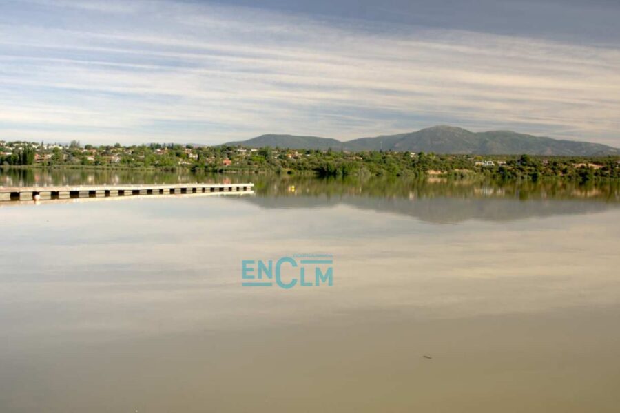 El embalse de Cazalegas (Toledo) vuelve a ser apto para el baño tras el último análisis de Sanidad