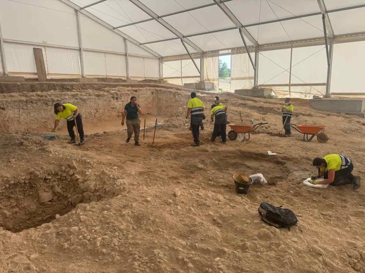 Excavaciones en la Villa Romana de Noheda.