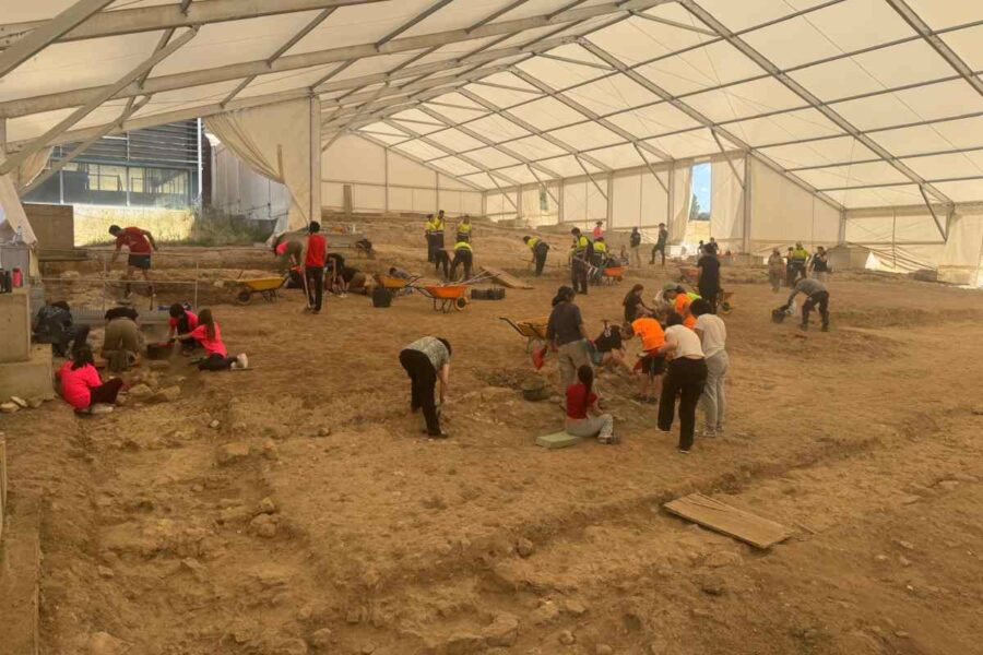Tras la pista del millonario que trajo 30 tipos de mármoles y costosas esculturas a Noheda (Cuenca): «Está siendo esquivo, pero aparecerá»