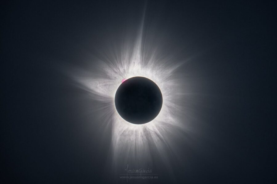 La increíble foto de Jesús M. García del eclipse: así capturó este momento irrepetible