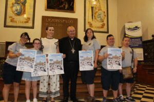 Varios miembros de Marsodeto y el arzobispo Francisco Cerro.