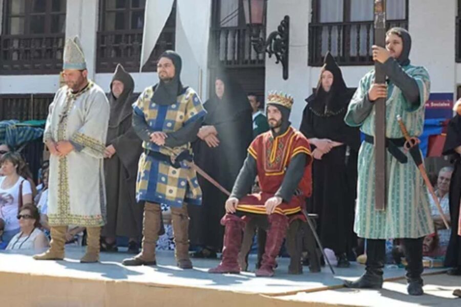 La impresionante fiesta medieval que debes visitar en un pueblo de Toledo: un viaje al siglo XI que cumple 30 años