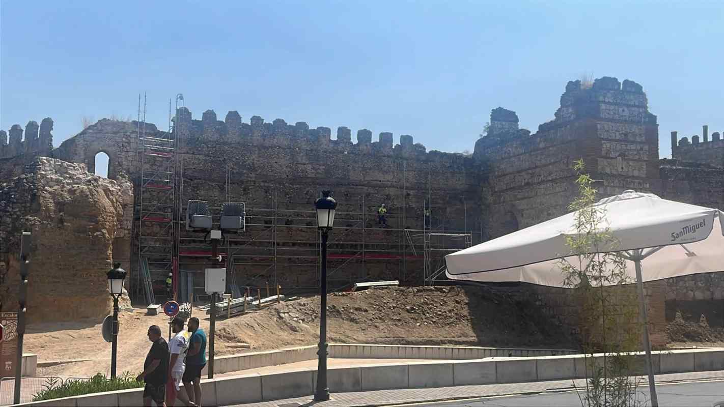 Escalona comienza las obras para consolidar el castillo y evitar nuevos derrumbes — imagen 1