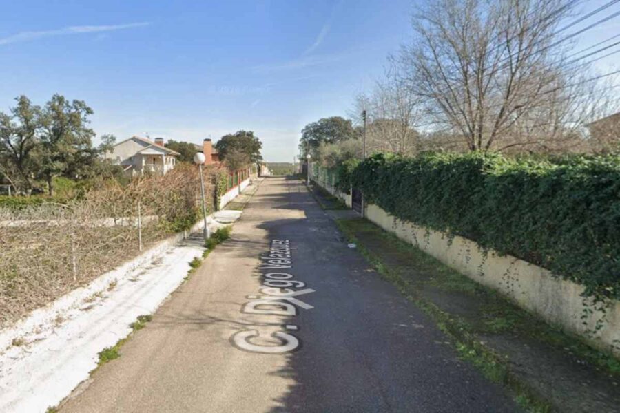 Llevan al hospital a una niña hallada inconsciente en una piscina de un pueblo de Toledo
