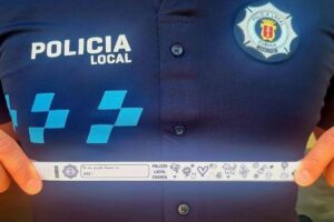 Pulseras que repartirá la Policía Local de Cuenca.