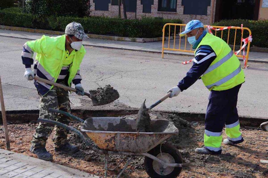 «Despidos vacacionales, más paro en el sector servicios, más filiación extranjera»… reacciones al desempleo