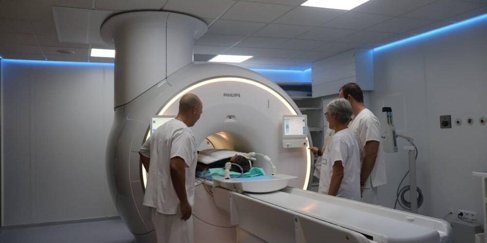 Equipos de resonancias magnéticas en hospitales de Alcázar y Talavera