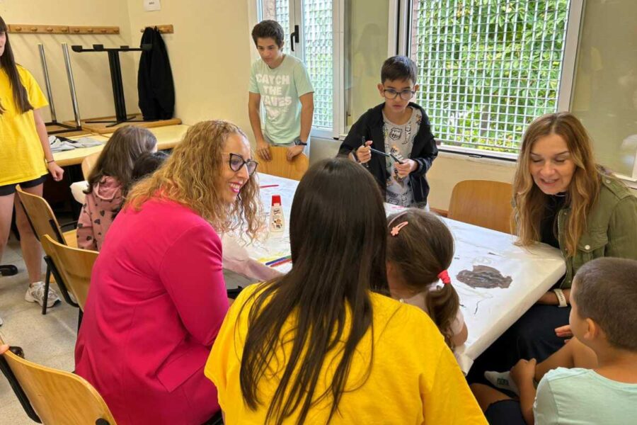 Más de 70.000 menores participan en el Plan Corresponsables, que genera cerca de 3.500 empleos de media cada año