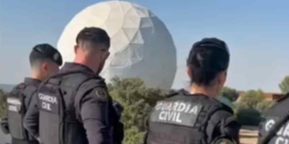 La Guardia Civil blinda el Observatorio Astronómico de Yebes (Guadalajara).