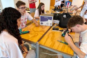 El equipo ganador de robótica de la UCLM