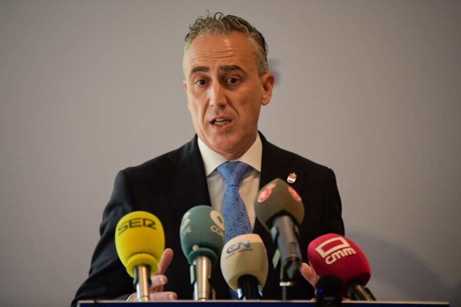 El alcalde de Puertollano mantiene su candidatura en 2027 pese a la investigación por presunto acoso laboral