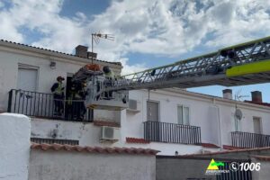 Imagen de la intervención de los bomberos en Almodóvar del Campo