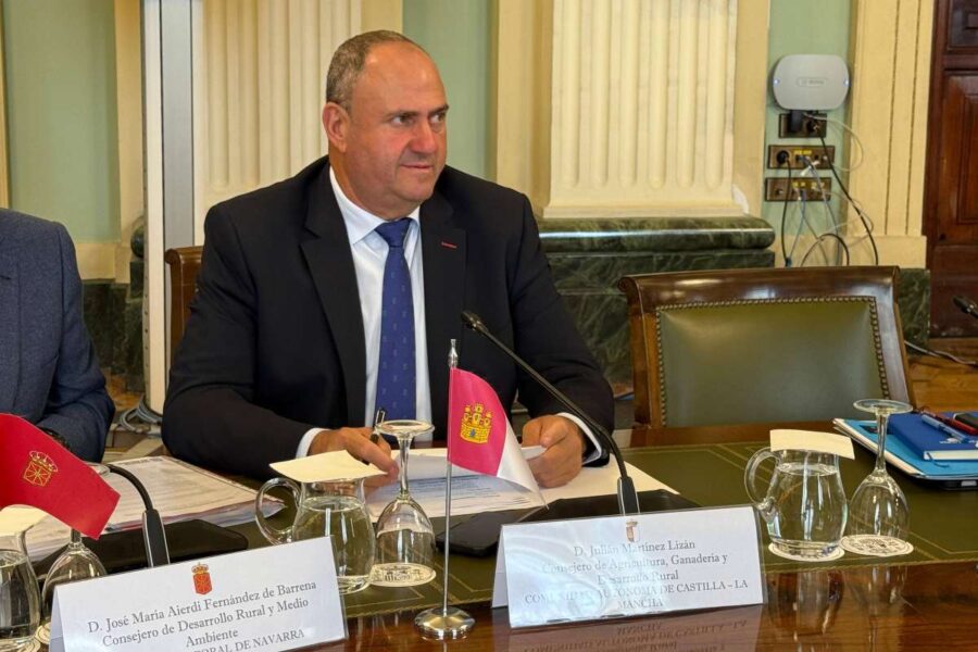Castilla-La Mancha exige reducir la burocracia y rechaza la reducción de la Política Agraria Común