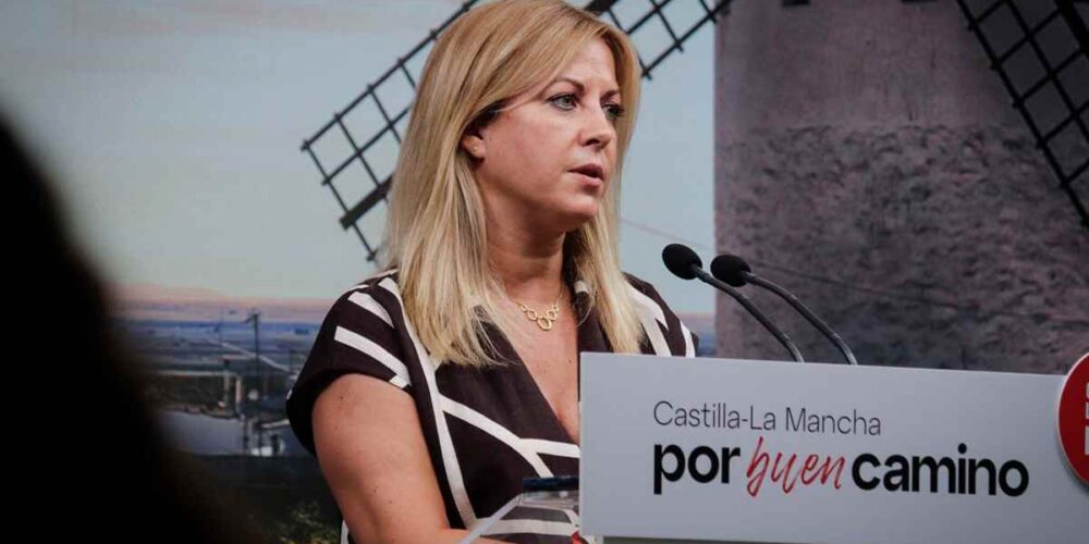 La portavoz de los socialistas en las Cortes regionales, Ana Isabel Abengózar.