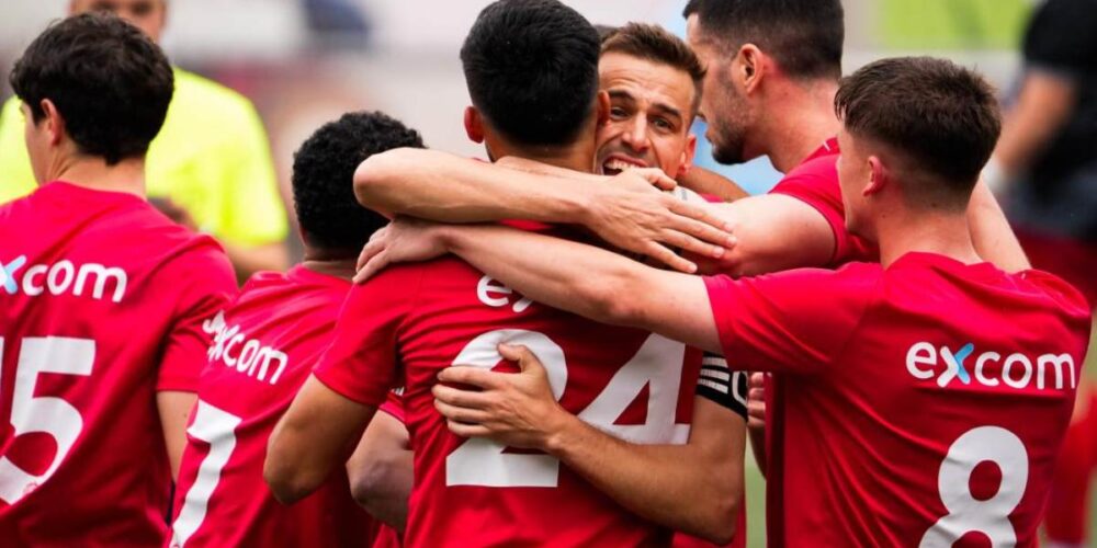 La alegría de algunos jugadores del Sporting de Alcázar. Foto: FFCM.