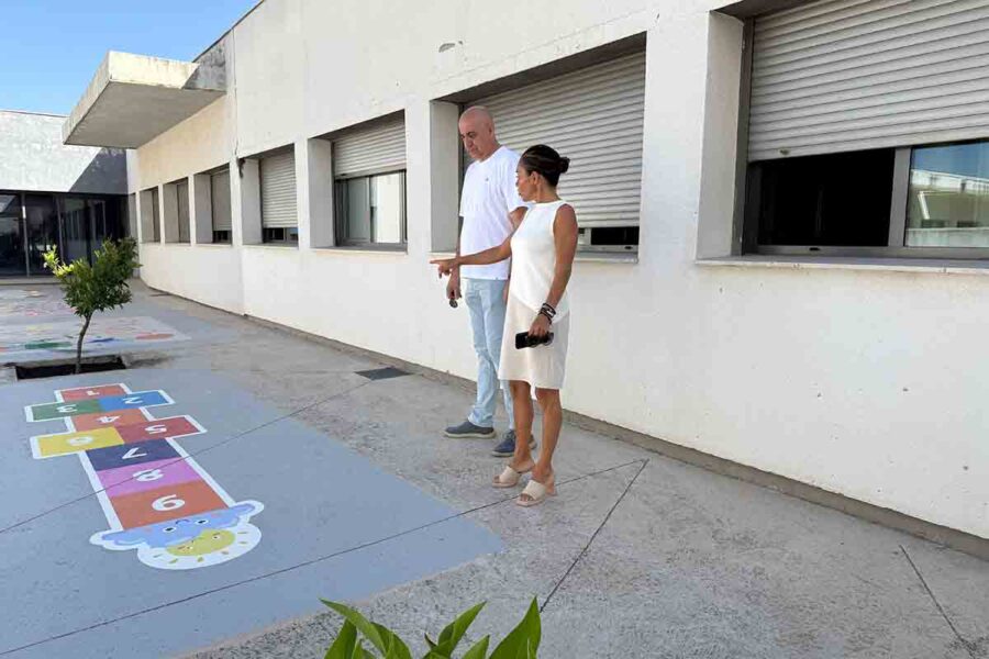 Olías del Rey mejora fachadas, patios y otras dependencias de colegios y escuelas infantiles