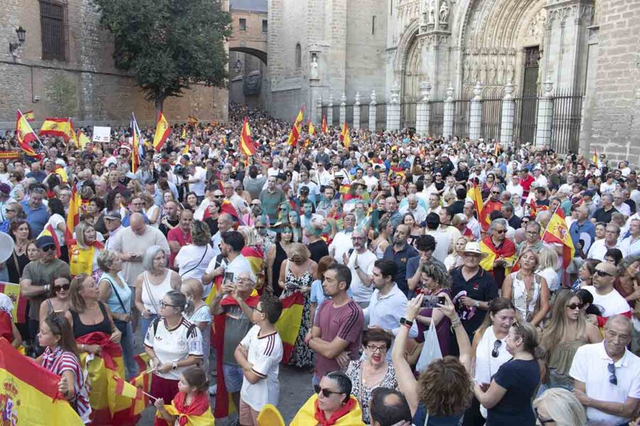 En imágenes, la masiva concentración de Toledo por Ceuta: 6.000 personas, según el ayuntamiento