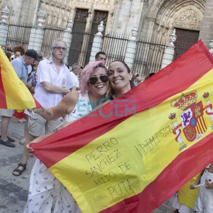 En imágenes, la masiva concentración de Toledo por Ceuta: 6.000 personas, según el ayuntamiento — imagen 24