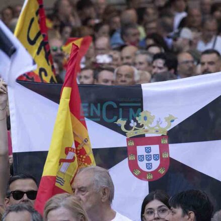 En imágenes, la masiva concentración de Toledo por Ceuta: 6.000 personas, según el ayuntamiento — imagen 16
