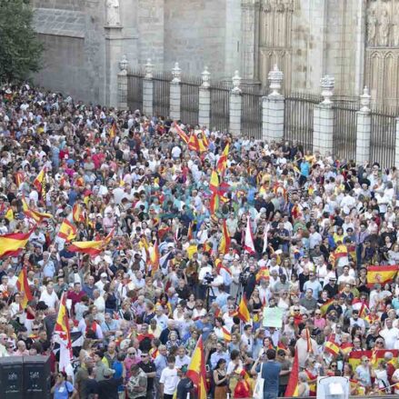 En imágenes, la masiva concentración de Toledo por Ceuta: 6.000 personas, según el ayuntamiento — imagen 1