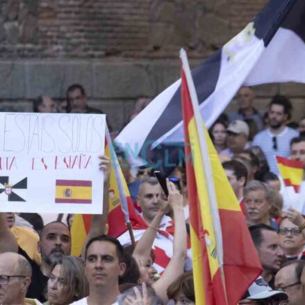 En imágenes, la masiva concentración de Toledo por Ceuta: 6.000 personas, según el ayuntamiento — imagen 6