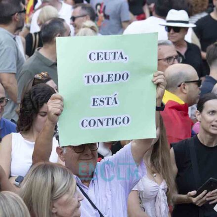 En imágenes, la masiva concentración de Toledo por Ceuta: 6.000 personas, según el ayuntamiento — imagen 22