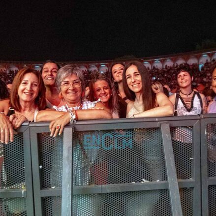 Fotos | Sencillamente encandiladora, así fue Vanesa Martín en su actuación en la Plaza de Toros de Toledo — imagen 7