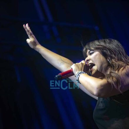 Fotos | Sencillamente encandiladora, así fue Vanesa Martín en su actuación en la Plaza de Toros de Toledo — imagen 6