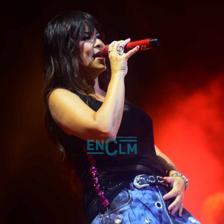 Fotos | Sencillamente encandiladora, así fue Vanesa Martín en su actuación en la Plaza de Toros de Toledo — imagen 8