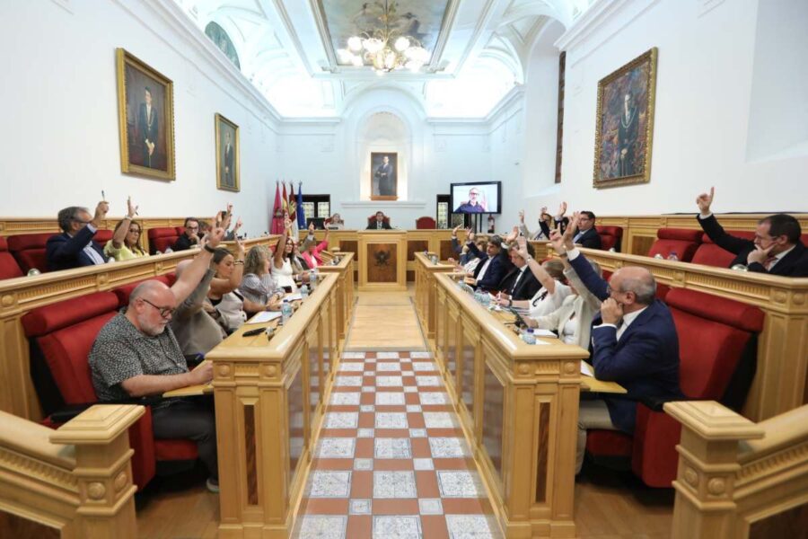 Toledo | Menos velocidad en TO-21 y TO-20, nueva escuela de idiomas y tasa turística: las 29 propuestas aprobadas