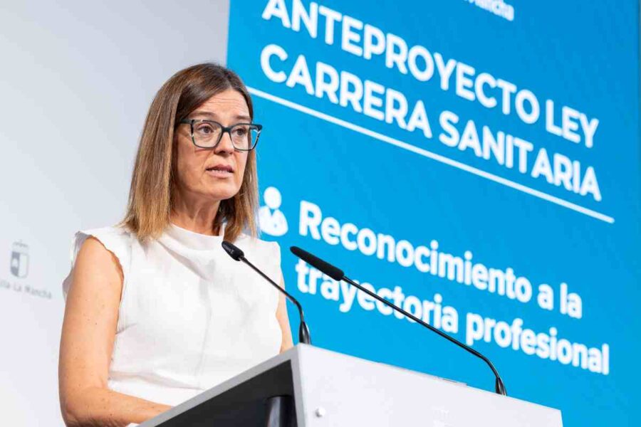 Los sanitarios de Castilla-La Mancha cobrarán entre 311 y 1.246 euros al mes más por la carrera profesional