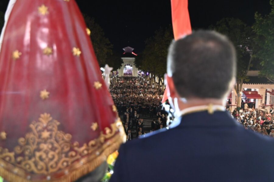 Albacete abre de par en par su Feria «al mundo»: pirotecnia, folklore y devoción dan el pistoletazo de salida a 10 días únicos