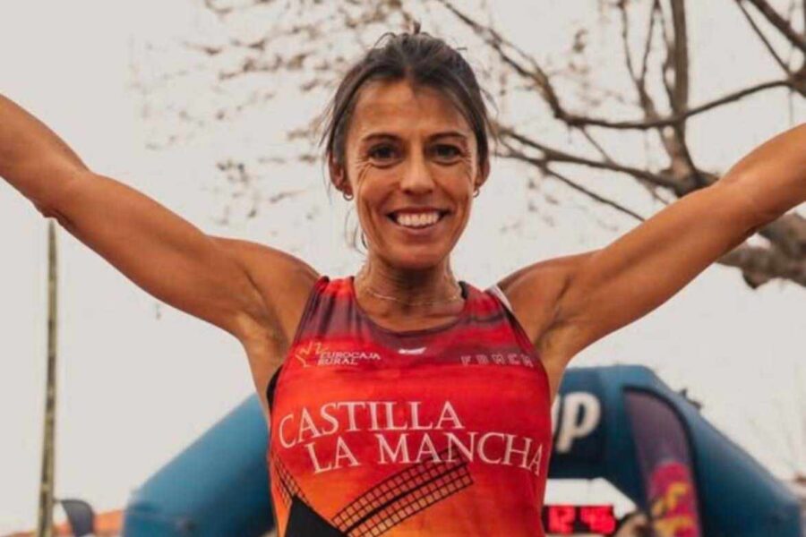 Gemma Arenas, medalla de bronce en el Mundial IAU de 100 kilómetros