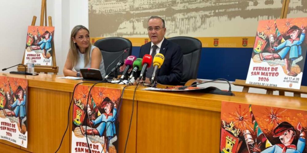 El alcalde de Talavera de la Reina, José Julián Gregorio, y la concejala  de Festejos, María Pilar Guerrero
