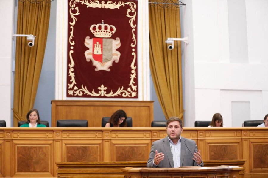 Avanza en las Cortes la ley para convertir edificios de la Junta en viviendas: «Situará a la región a la vanguardia de España”