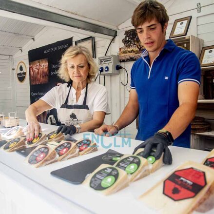 Fotos | Aceites, dulces, embutidos, quesos, vinos… Arranca Sabor Toledo, la feria gastronómica de la provincia — imagen 34