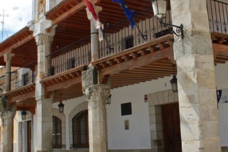 La curiosa relación de un pueblo de Toledo con el Lazarillo de Tormes: darse un cabezazo contra una columna