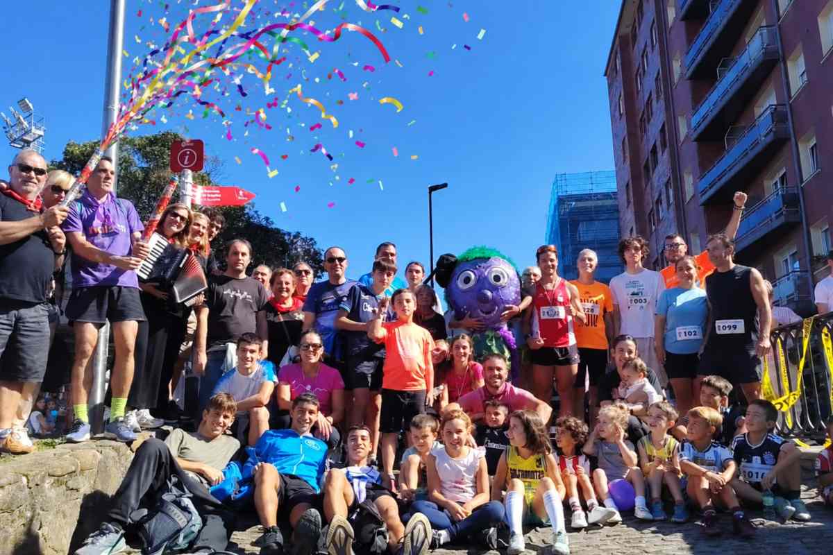 Foto de familia a propósito de las Calzadas de Mallona.