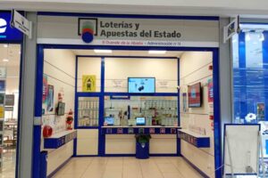 Administración de Loterías número 14 de Toledo, situada en el Parque Comercial Abadía.