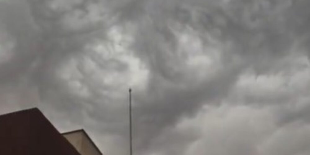 Imagen de archivo de un aviso de tormenta en la provincia de Albacete.