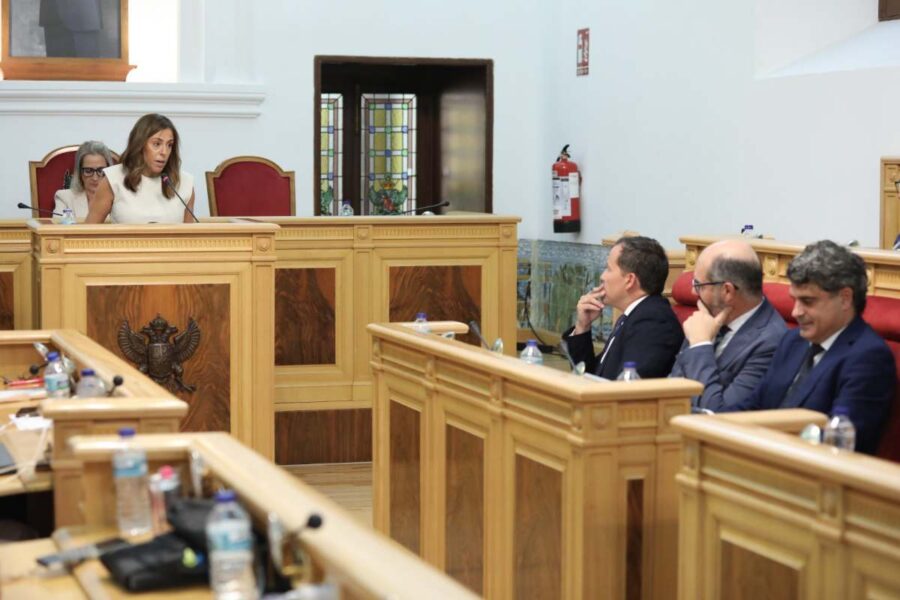El PSOE de Toledo acusa a Velázquez de vivir de proyectos heredados, «publicidad y viajes» frente a la gestión