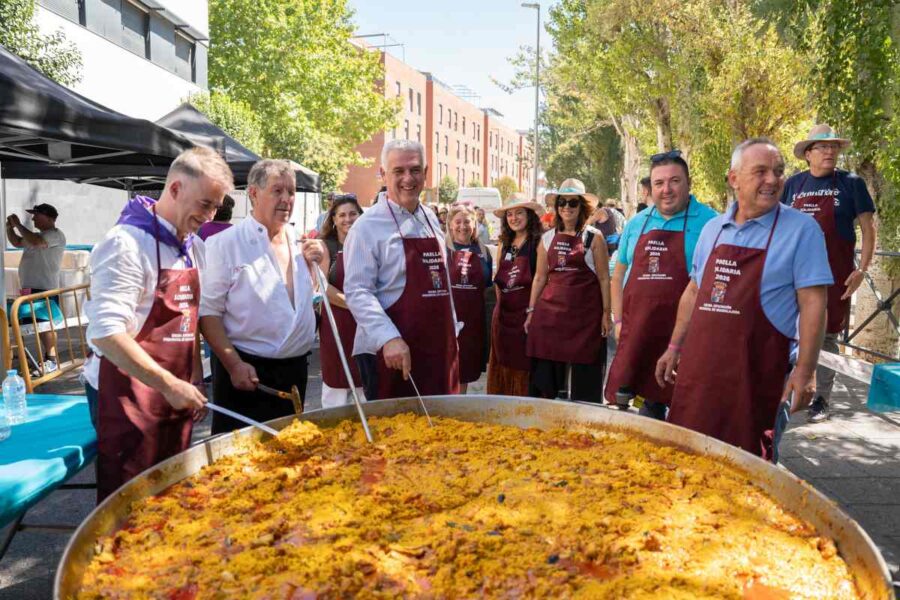 La Paella solidaria de Guadalajara llega a 7.000 raciones repartidas a beneficio de ADEM-GU