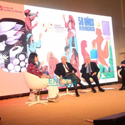 Fotos | El encuentro entre Page, Martín Villa y Alfonso Guerra en Toledo para hablar de la Transición — imagen 17